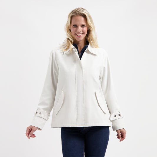 Charlie Off white MV