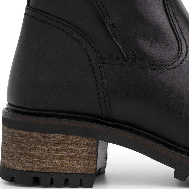 Lily Black DFH