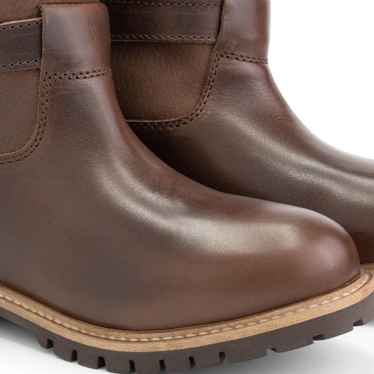 Sweden Dark brown DFW