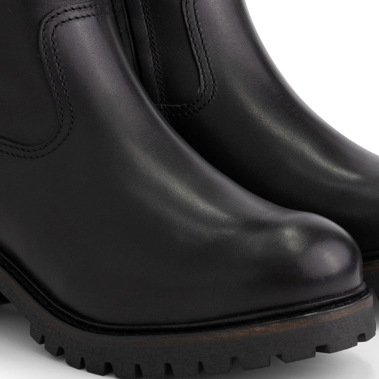 Lily Black DFW