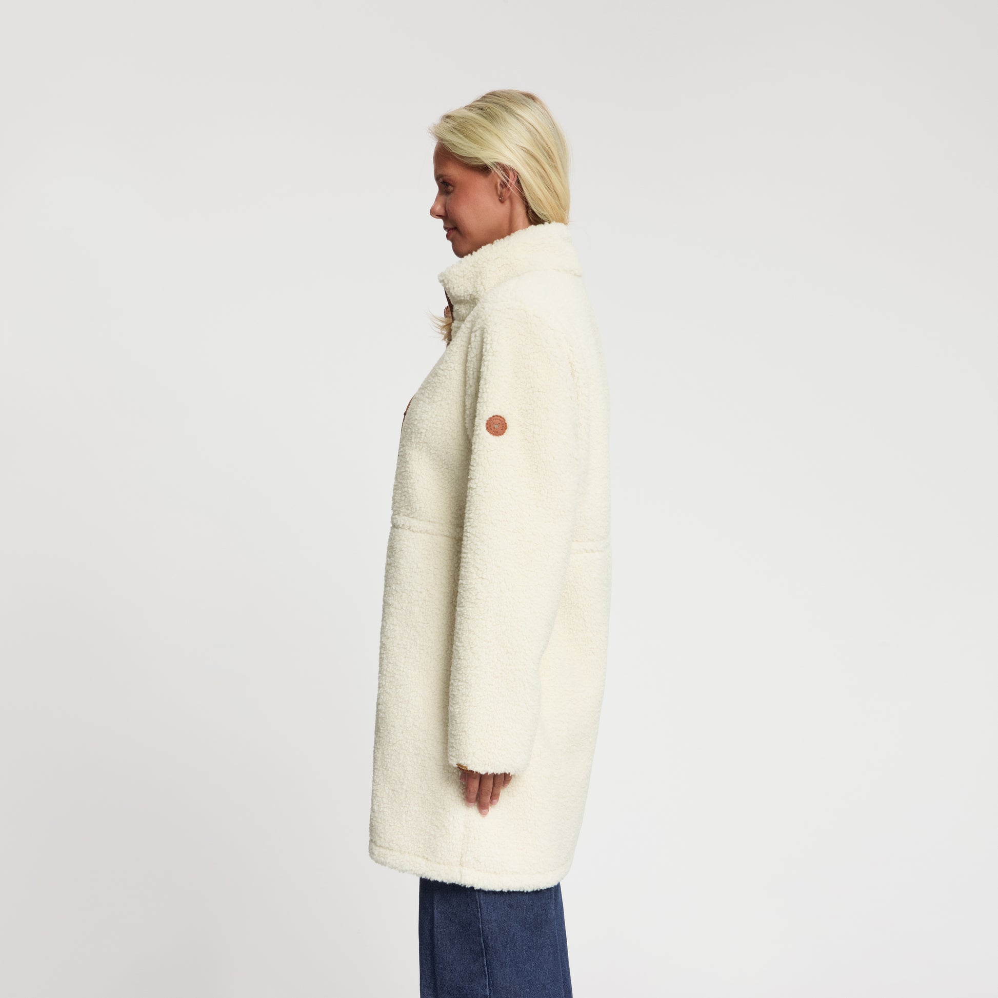 Ratan Off white MV2